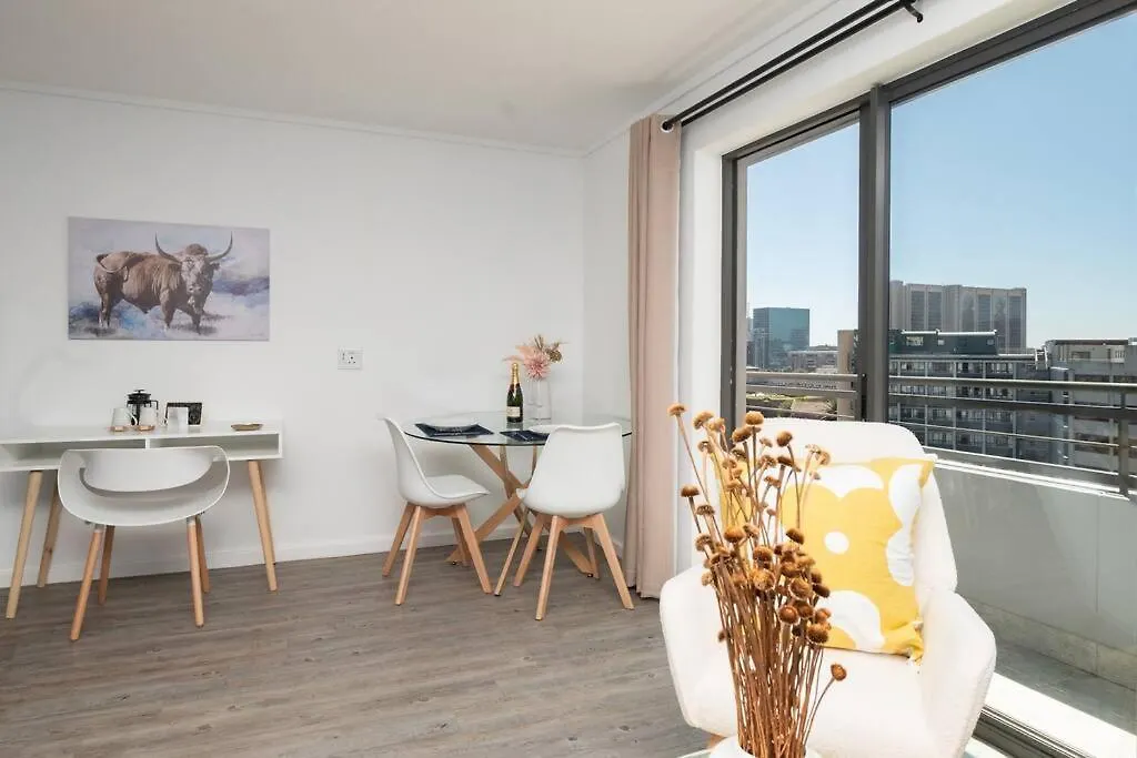 Apartment In The Heart Of Town Cape Town